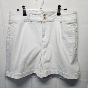 Maurices Classic White Women's Shorts Sz 8